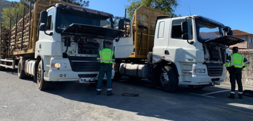 Investigados en Corcubión dos camioneros por intercambiarse los carnés para no descansar al volante