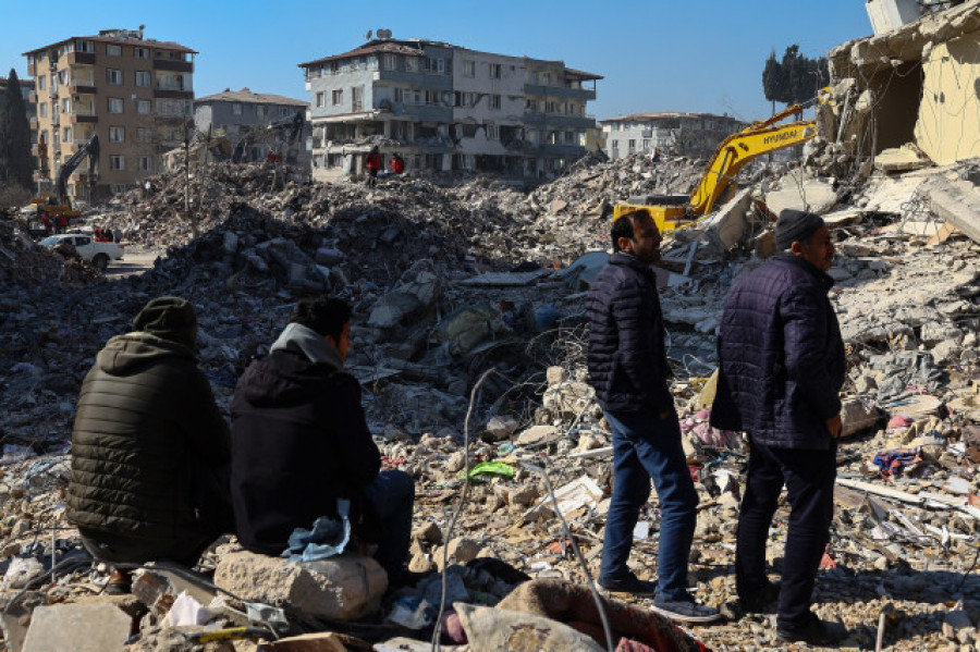 Un epicentro de 300 kilómetros explica la mortal fuerza del seísmo en Turquía