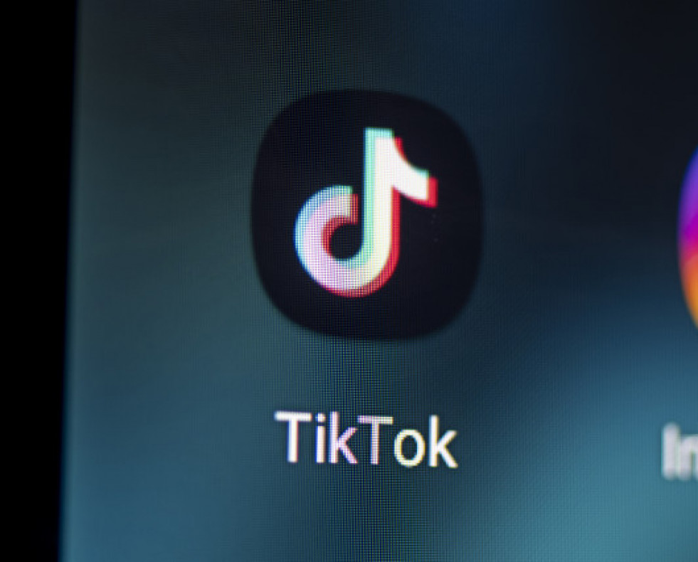 EuropaPress 3770074 filed 28 april 2021 berlin logo app tiktok is seen screen smartphone bangladesh