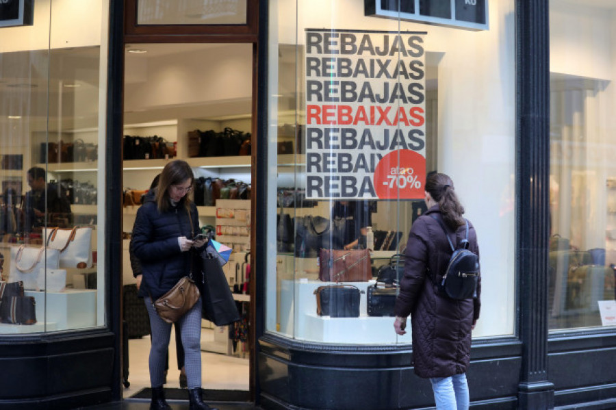 Los gallegos gastaron este año en rebajas un 50% menos que en 2022