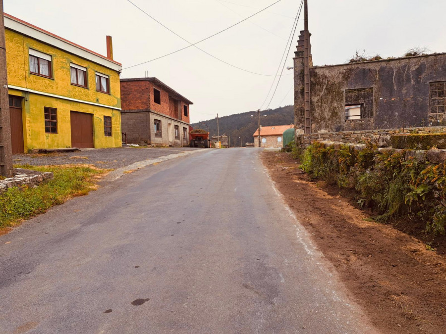 Arrancan las obras de mejora de la carretera que une Lago y Leis, en Muxía