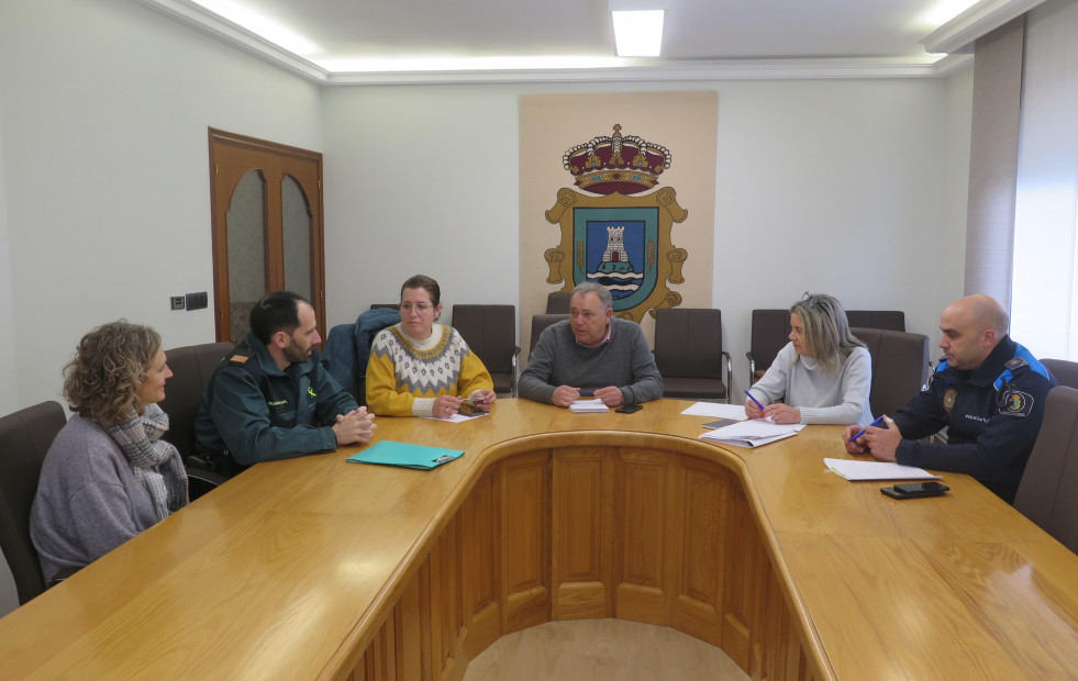 Reunión de la mesa contra violencia de género en A Laracha