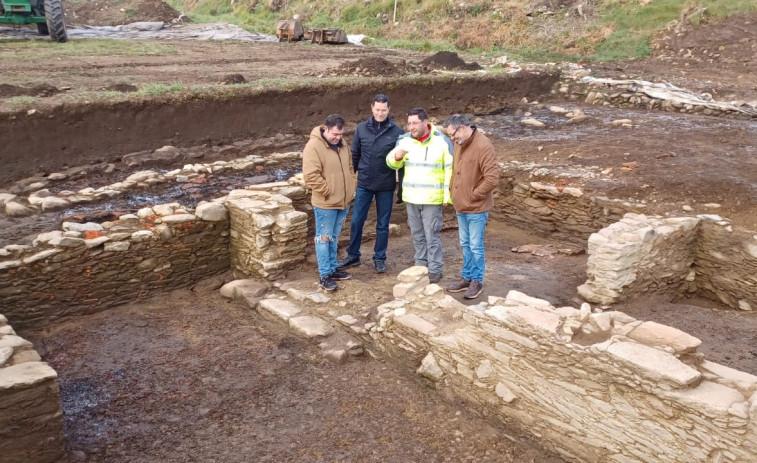 Entregadas al castillo de San Antón de A Coruña las piezas arqueológicas de Brandomil