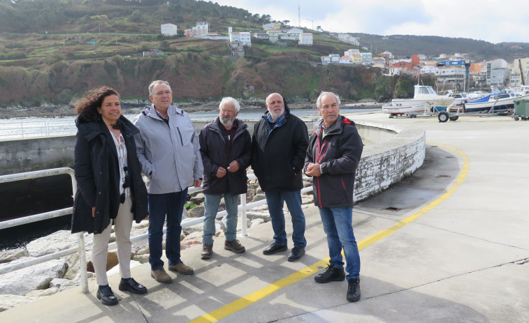 Concello de A Laracha y Portos de Galicia definen actuaciones de mejora para el puerto de Caión