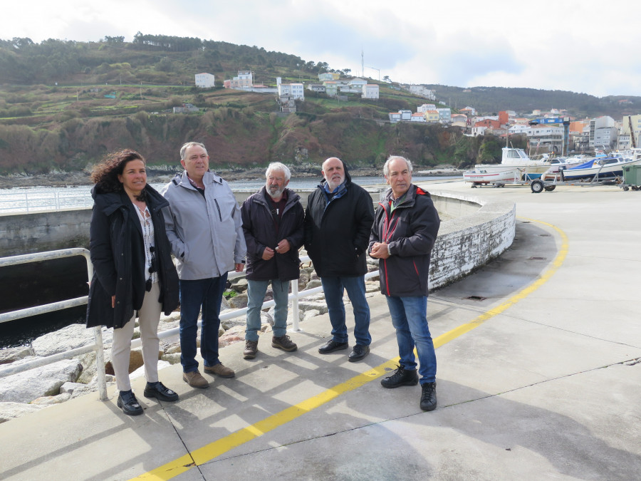 Concello de A Laracha y Portos de Galicia definen actuaciones de mejora para el puerto de Caión