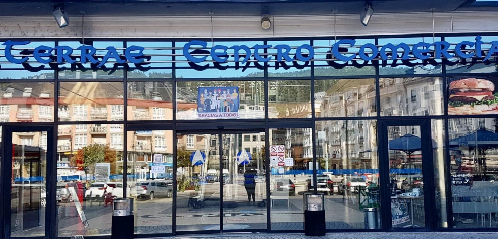 El alquiler de locales del centro comercial de Cee, entre 165 y 1.086 euros