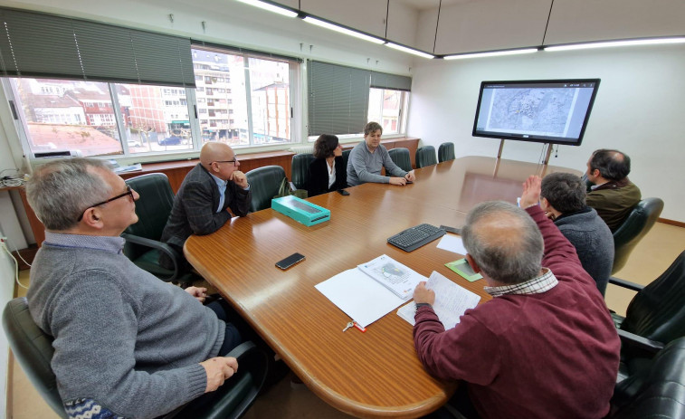 Concello y empresarios del polígono carballés propondrán mejoras al proyecto de ampliación