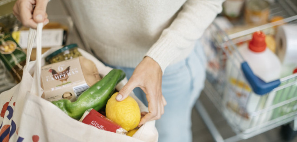 Uno de cada tres productos básicos se encareció en marzo, según datos ofrecidos por Facua