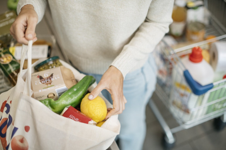 Uno de cada tres productos básicos se encareció en marzo, según datos ofrecidos por Facua