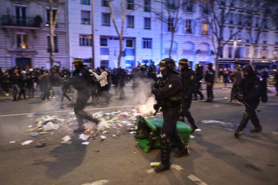 Las gasolineras francesas se quedan sin carburante y el Gobierno interviene