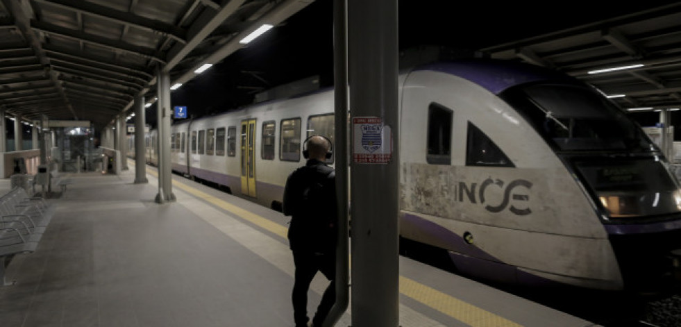 Los trenes griegos vuelven a circular 21 días después del grave accidente