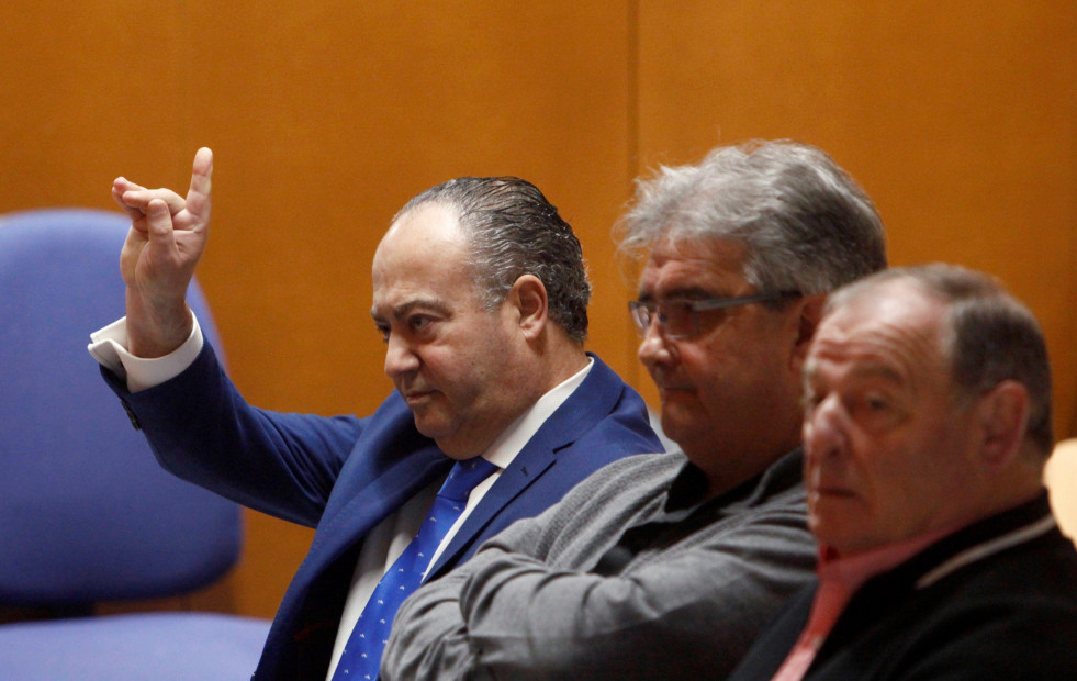 Suspendido el juicio por corrupción contra Ramón Vigo y 4 ediles de Cee