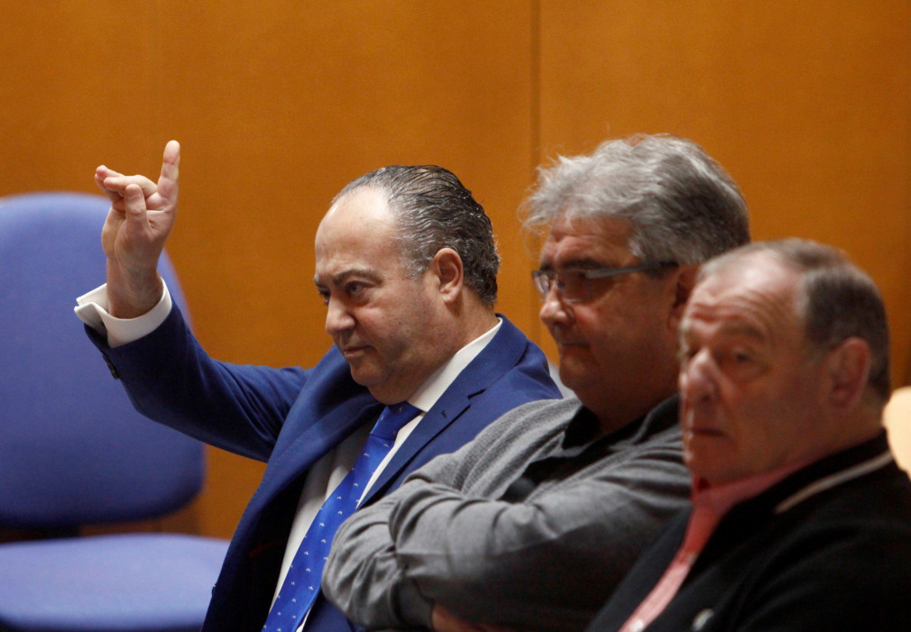 Suspendido el juicio por corrupción contra Ramón Vigo y 4 ediles de Cee