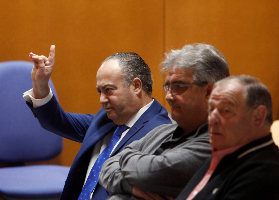 Suspendido el juicio por corrupción contra Ramón Vigo y 4 ediles de Cee