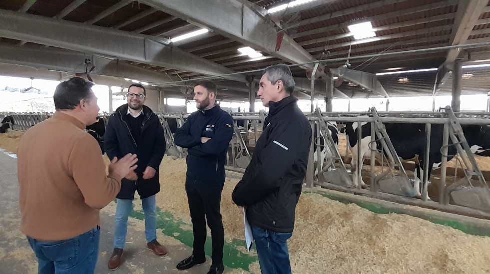 La Xunta anima desde Mazaricos a los ganaderos a solicitar ayudas para la incorporación de jóvenes al agro