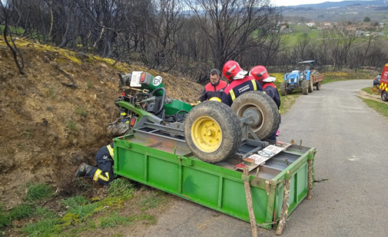 Muere un hombre de 89 años al sufrir un accidente con su tractor en Riós