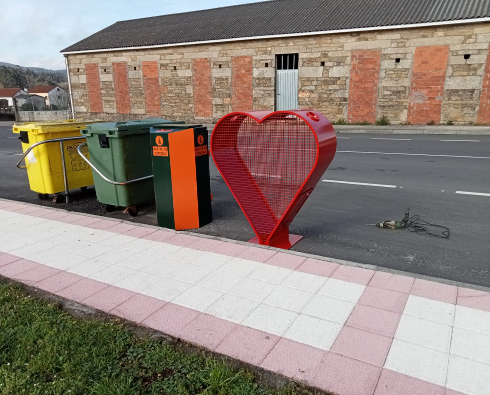 Colector tapons plastico centro sociocultural zas