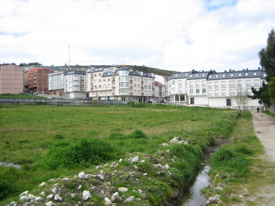 El BNG de Laxe se compromete a negociar con la propiedad el desarrollo urbanístico del Campo do Escaravello