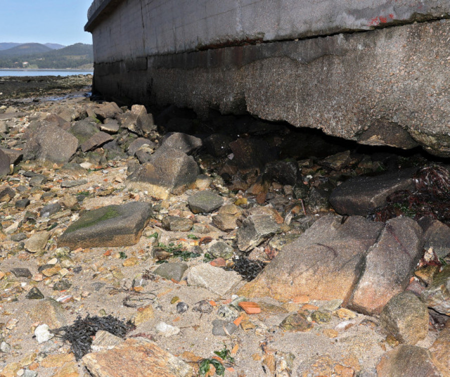 La playa de Bamio necesita una regeneración urgente