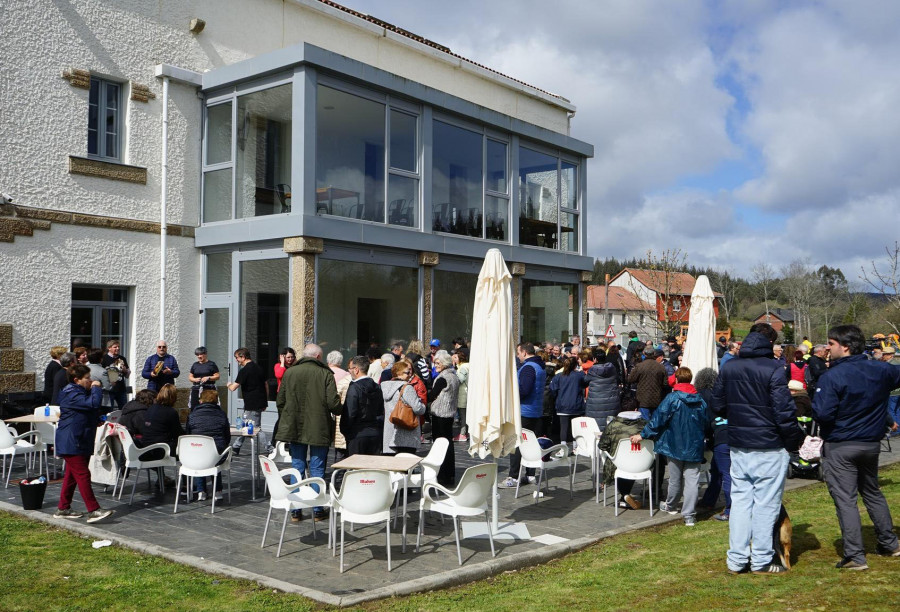 El Concello de Cerceda inaugura el albergue en la antigua estación de Queixas