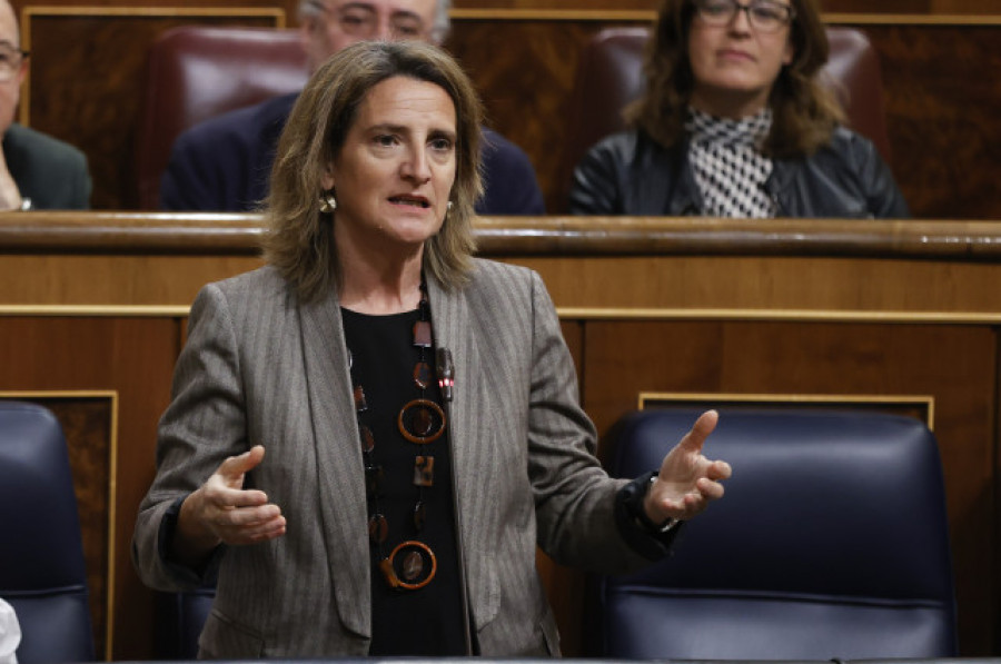 El PP considera el plan español para reformar el sector eléctrico “intervencionista” y Ribera lo ve “capital”