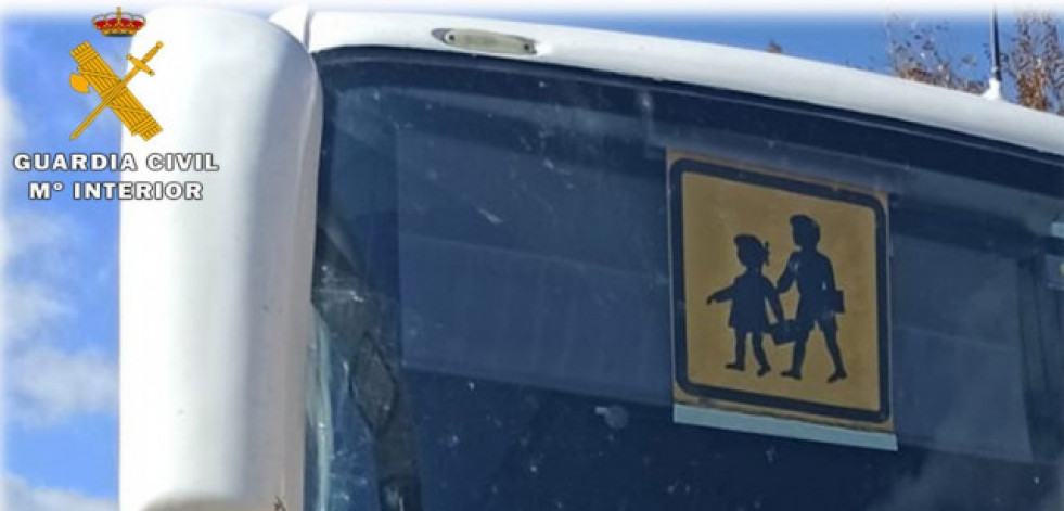 Inmovilizan en Pontevedra un autobús escolar con ITV negativa, sin seguro y con los extintores caducados