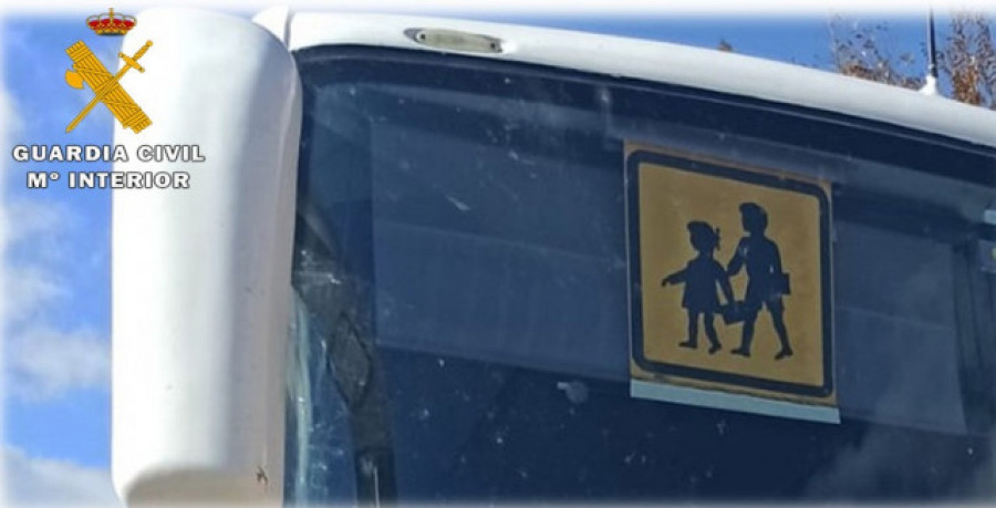 Inmovilizan en Pontevedra un autobús escolar con ITV negativa, sin seguro y con los extintores caducados