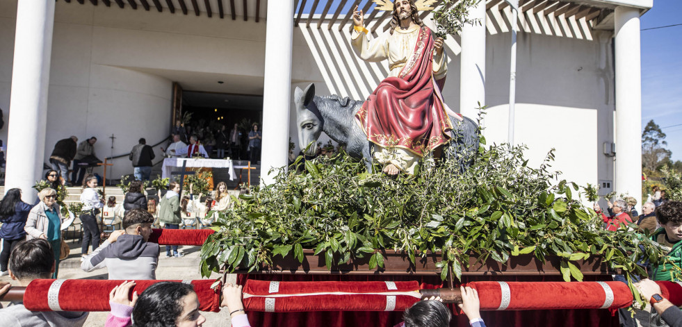 Espectacular Domingo de Ramos en Carballo