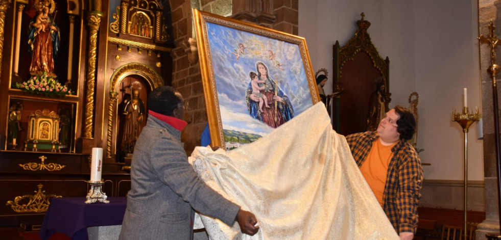 La Virxe da Xunqueira de Cee ya tiene el cuadro de su coronación