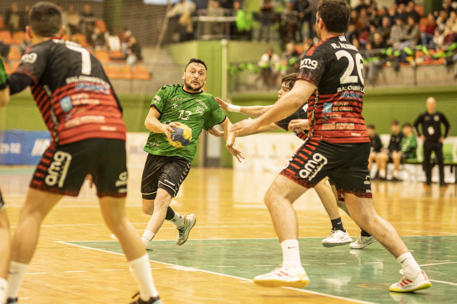 Buen partido del Xiria en Vigo, pese a la derrota, para despedir la temporada
