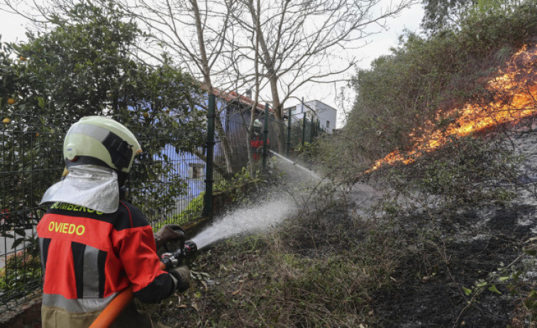 El riesgo de incendio forestal será 'extremo' en más de 50 municipios asturianos este sábado