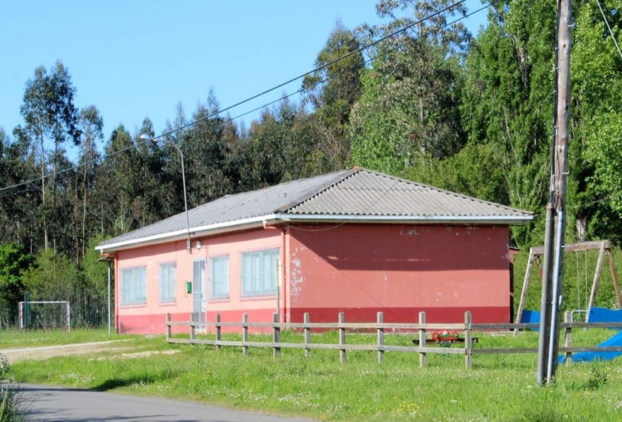 Las familias afectadas por el cierre del centro especial de Aspaber buscan abrir otro en la unitaria de Ardaña