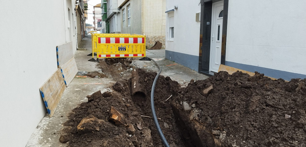 Arrancan los trabajos de reurbanización de la calle Ramón Noguera de Camariñas