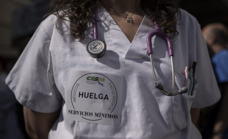 Sanidade y los médicos pactan el fin de la huelga