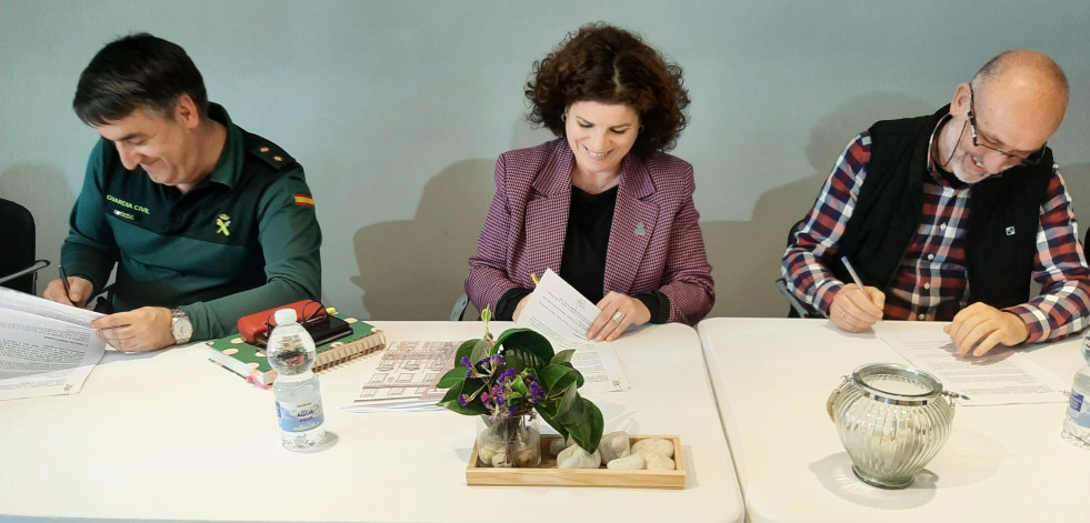 Fisterra firma la adhesión al sistema VioGén para la protección de víctimas de violencia de género