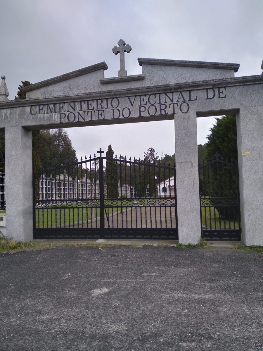 Los vecinos de Ponte do Porto denuncian graves destrozos en el cementerio de A Grixa