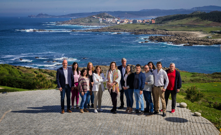 Sandra Vilela presenta al equipo que la acompañará en su carrera por la alcaldía de Muxía