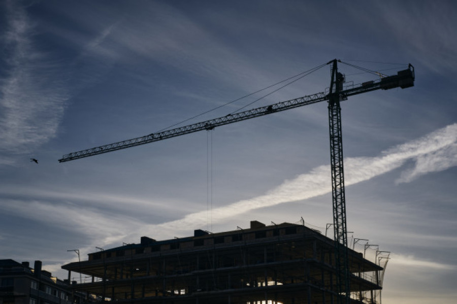 La compraventa de viviendas cae un 13,4% en agosto en Galicia