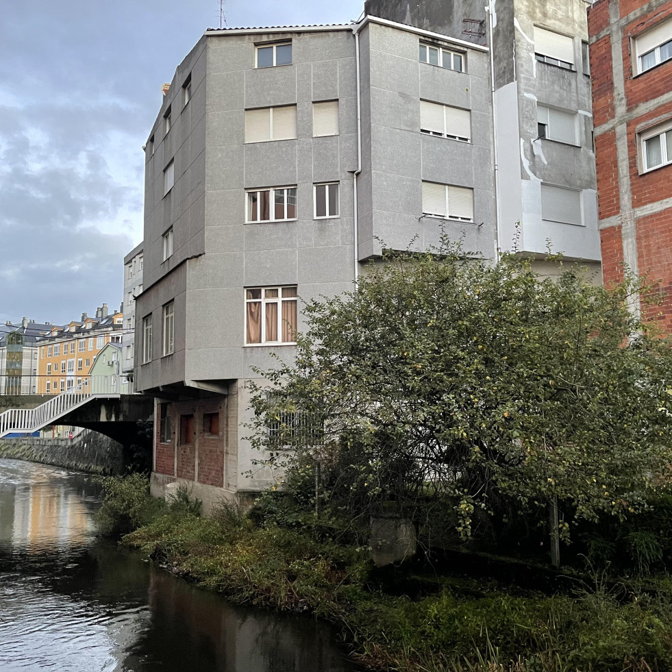La calle Fomento de Carballo cerrará al tráfico varios meses por la reforma del puente