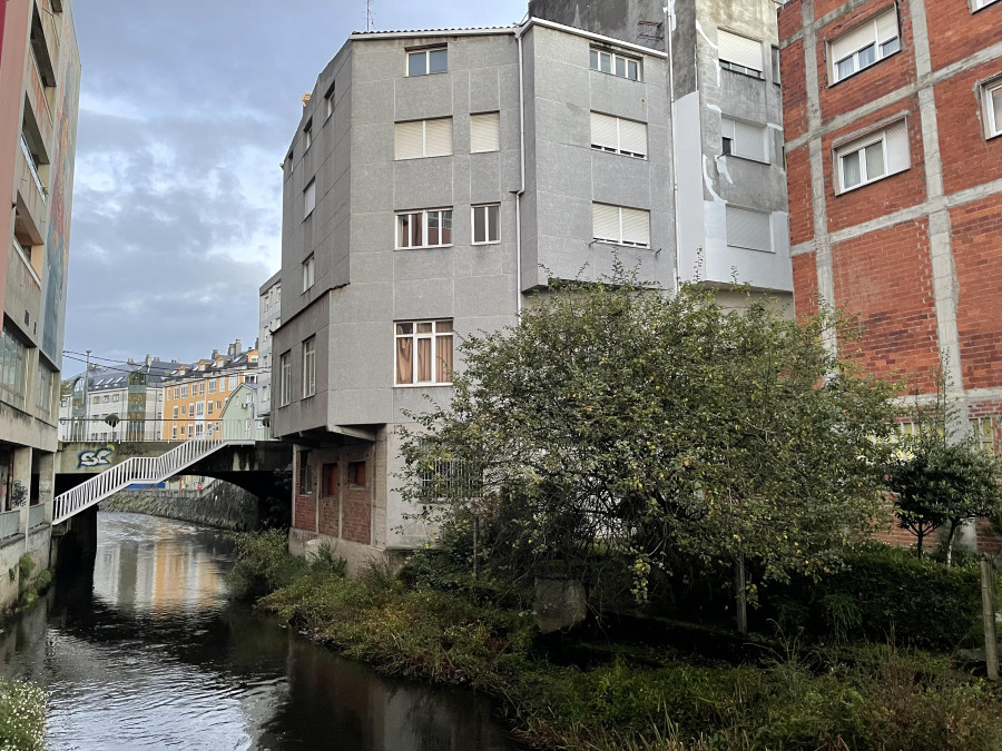 La calle Fomento de Carballo cerrará al tráfico varios meses por la reforma del puente