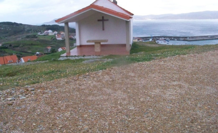 Podemos Laxe denuncia ante Patrimonio Natural las obras de acceso a la capilla de Santa Rosa