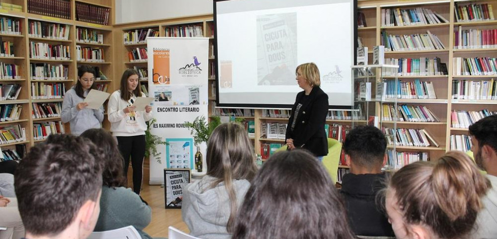 Encuentro literario de Rocío Leira con alumnos del IES de Baio