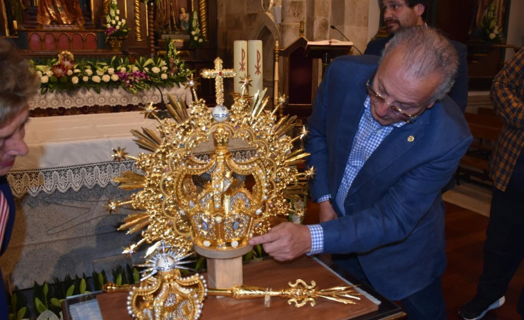 Presentadas las coronas para la canonización de la Virxe da Xunqueira