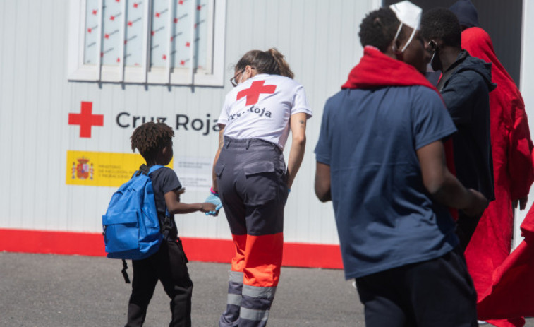 Salvamento Marítimo rescata a más de un centenar de migrantes en aguas de Canarias