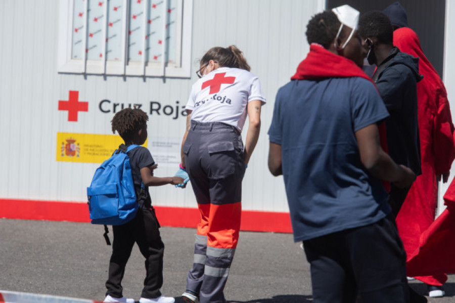 Salvamento Marítimo rescata a más de un centenar de migrantes en aguas de Canarias