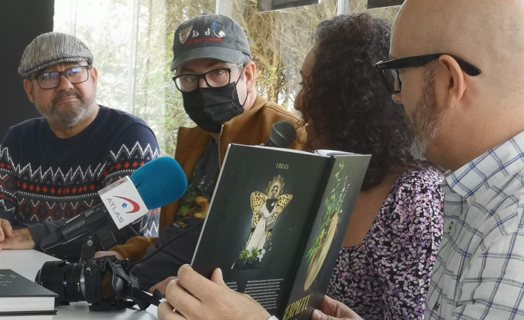 O hotel “Bela Fisterra” acolleu un emotivo regreso de Kepa Junquera, con seu libro-documental “Bertiztu”