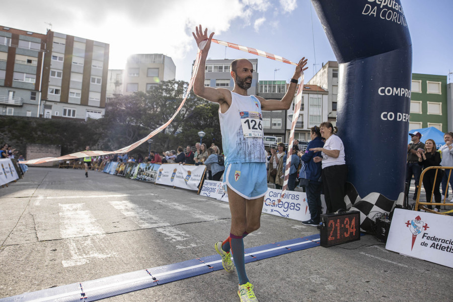 Amador Pena e Inés Papín ganan la III carrera Faro Roncudo