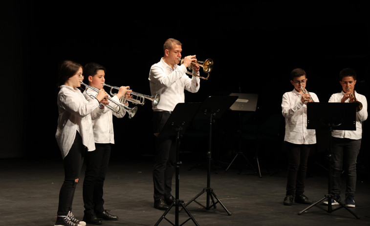 Mayo musical en el auditorio de Carballo