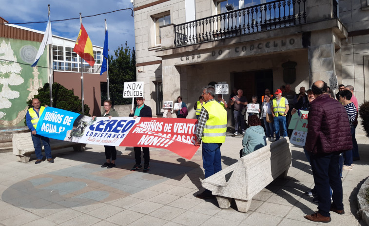 Nueva protesta de los vecinos de Cereo contra los proyectos eólicos