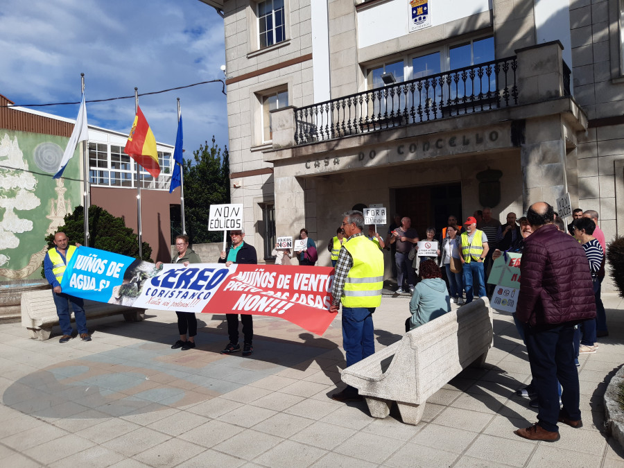 Nueva protesta de los vecinos de Cereo contra los proyectos eólicos